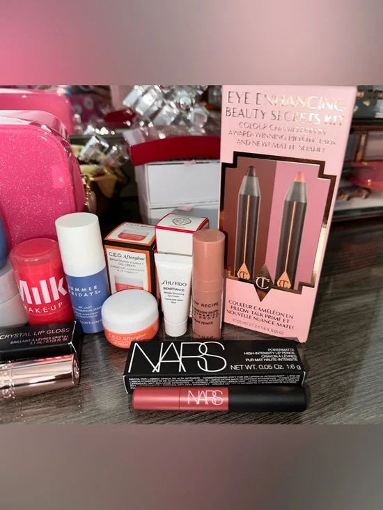 21pc Assortment Of Makeup, Skincare, Haircare, & Pink Jelly Glitter Pouch - Picture 6 of 13